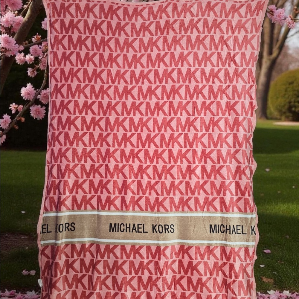 Michael Kors Pink and Cream Logo blanket